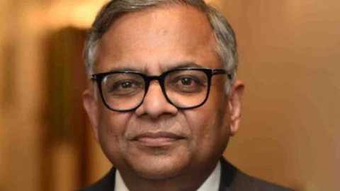 टाटा संस में बड़ा बदलाव: एन चंद्रशेखरन ने दिया इस्तीफा, फरवरी 2027 तक संभालेंगे कमान