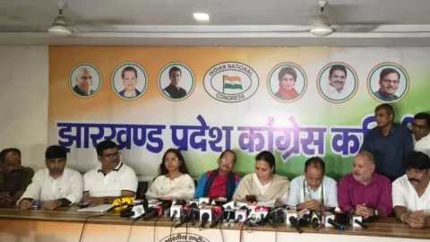 झारखंड में छात्र आंदोलन पर गरमाई सियासत, कांग्रेस बोली- राहुल संवाद चाहते हैं, BJP चर्चा से भागी