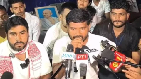 झारखंड: ‘CM हेमंत सोरेन गद्दी छोड़ें’... JPSC-JSSC अभ्यर्थियों का 20 अगस्त को CM आवास घेराव का ऐलान