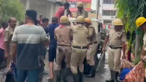 पश्चिम बंगाल: तारापीठ के होटल में लगी भीषण आग,  आठ तीर्थयात्रियों की मौत