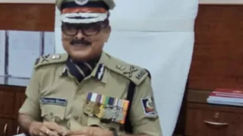 जिसे कभी मिला था सम्मान में झटका, वही विनयतोष मिश्रा अब बने ओडिशा के DGP