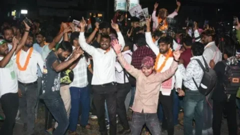 26 दिन का संघर्ष, जश्न की आभार यात्रा: रांची में झूमे हजारों छात्र, CM हेमंत को कहा धन्यवाद; 60 दिन का अल्टीमेटम