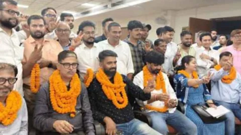 झारखंड एडवोकेट एसोसिएशन चुनाव: अजीत कुमार बने अध्यक्ष, ऋतु कुमार को 84 वोट से हराया
