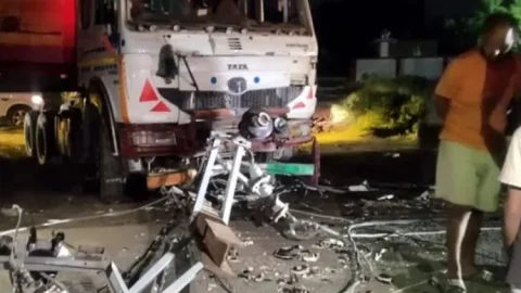 बिहार: सारण में रफ्तार का कहर: ट्रक ने टोटो को रौंदा, एक ही परिवार के 3 की मौत; बच्चे समेत कई घायल