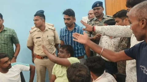 बरवाअड्डा थाना में हंगामा मामला: MLA जयराम महतो समेत 10 पर FIR , 40-50 अज्ञात अभियुक्त, CCTV से खुलेगा राज