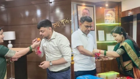 रक्षाबंधन पर अनोखा अपनापन: झरिया MLA रागिनी सिंह ने DC आदित्य रंजन और SSP प्रभात कुमार को बांधी राखी