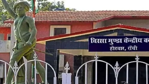 झारखंड की जेलों में बड़ा बदलाव: अब कैदी दिन में बाहर करेंगे काम, शाम को लौटेंगे जेल, 4 सेंट्रल जेलों से होगी शुरुआत