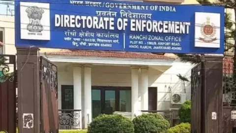 ED का बड़ा एक्शन: धनबाद के बड़े कोल बिजनसमैन एलबी सिंह की पत्नी से केंद्रीय जांच एजेंसी की लंबी पूछताछ