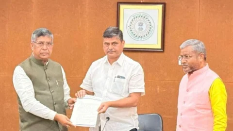 48 घंटे का अल्टीमेटम: छात्रों पर दर्ज FIR वापस हो, वरना सड़क पर उतरेगी भाजपा; JPSC-JSSC घोटालों की CBI जांच की मांग