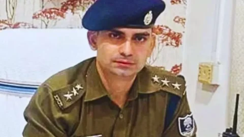 बिहार: IPS भानु प्रताप सिंह पर पत्नी के गंभीर आरोप, बोलीं- बेटी को छीना