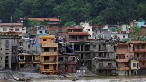 Nepal Flood: 1356 मौतें, 5500 लापता; सुरंगों में फंसी जिंदगियों के लिए अब भी उम्मीद