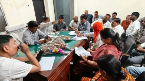 धनबाद: BCCL बस्ताकोला में मजदूरों की बड़ी जीत, 39 सूत्रीय मांगों पर बनी सहमति