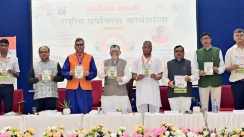 IIT ISM Dhanbad में राज्यपाल का संदेश: पर्यावरण बचाना सरकार अकेले के बस की बात नहीं