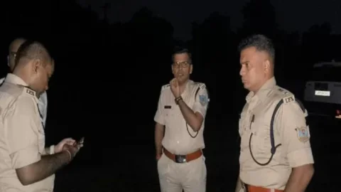 Dhanbad: फहीम खान के भाई शानू पर फायरिंग का आरोपी पुलिस एनकाउंटर में घायल, चार गिरफ्तार