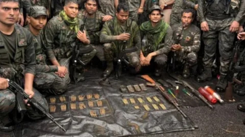 जमशेदपुर में नक्सलियों पर बड़ा वार! पहाड़ से AK-47, इंसास और 232 गोलियां बरामद