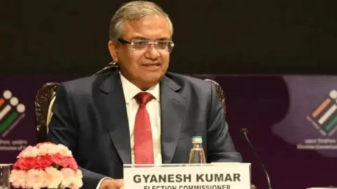 SIR विवाद में नया मोड़: CEC ज्ञानेश कुमार के खिलाफ संसद में महाभियोग की तैयारी