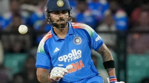 विराट कोहली का विराट रिकॉर्ड, 15 हजार वनडे रन बनाने वाले दुनिया के दूसरे बल्लेबाज
