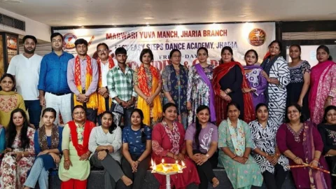झरिया में डांडिया-गरबा की धूम, महिलाओं-बालिकाओं के लिए छह दिवसीय फ्री ट्रेनिंग शुरू