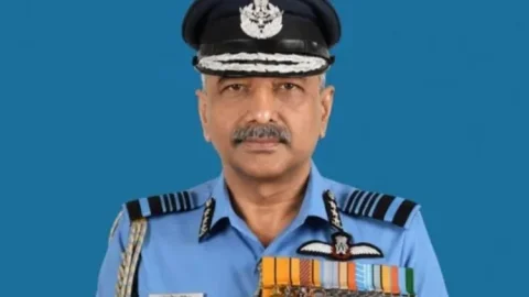 एयर मार्शल आशुतोष दीक्षित होंगे IAF के29वें चीफ, 3500 घंटे उड़ान का अनुभव