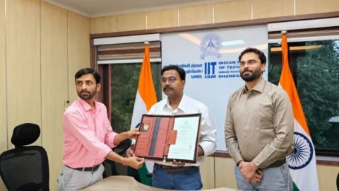 IIT-ISM और मार्टिन इंजीनियरिंग के बीच MOU, 10 छात्राओं को हर साल मिलेगी CSR स्कॉलरशिप