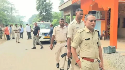 Bokaro Loot: बोकारो में दिनदहाड़े 21.40 लाख की लूट, बाइक सवार अपराधियों का तांडव